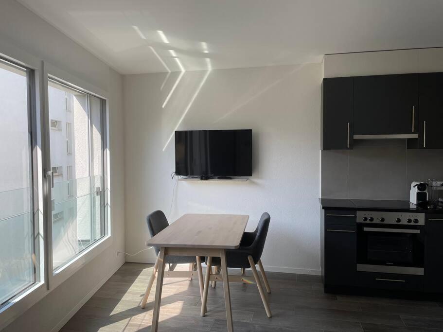 Proche Lausanne: Studio Bien Equipe Apartment Prilly Luaran gambar