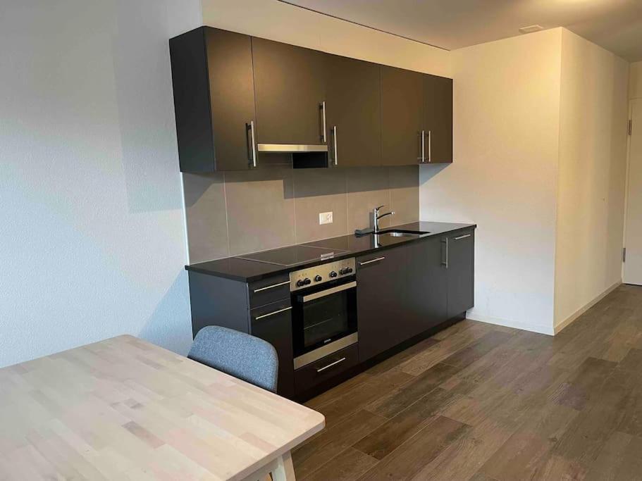 Proche Lausanne: Studio Bien Equipe Apartment Prilly Luaran gambar