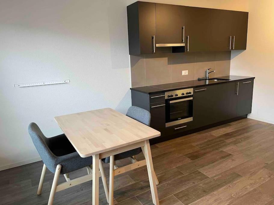 Proche Lausanne: Studio Bien Equipe Apartment Prilly Luaran gambar